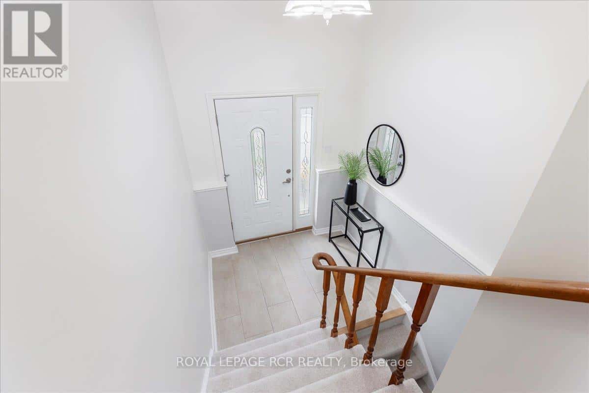 153 STICKWOOD COURT — Newmarket (Gorham-College Manor), Ontario - Photo 4 of 26