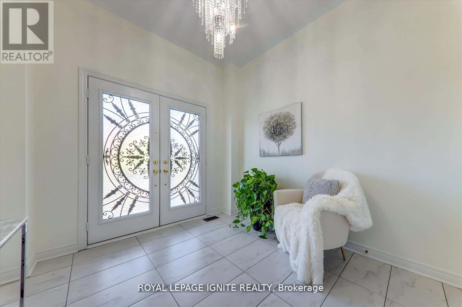 127 NOAH'S FARM TRAIL — Whitchurch-Stouffville (Stouffville), Ontario - Photo 2 of 32