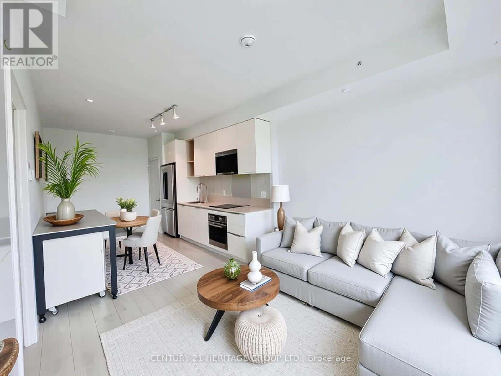 1403 - 39 MARY STREET — Barrie (City Centre), Ontario - Photo 2 of 11