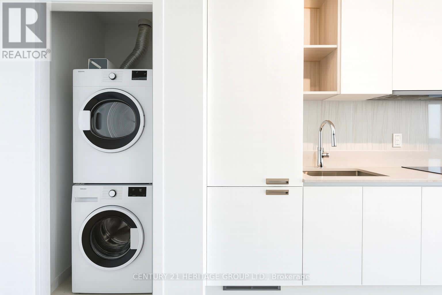 1403 - 39 MARY STREET — Barrie (City Centre), Ontario - Photo 5 of 11