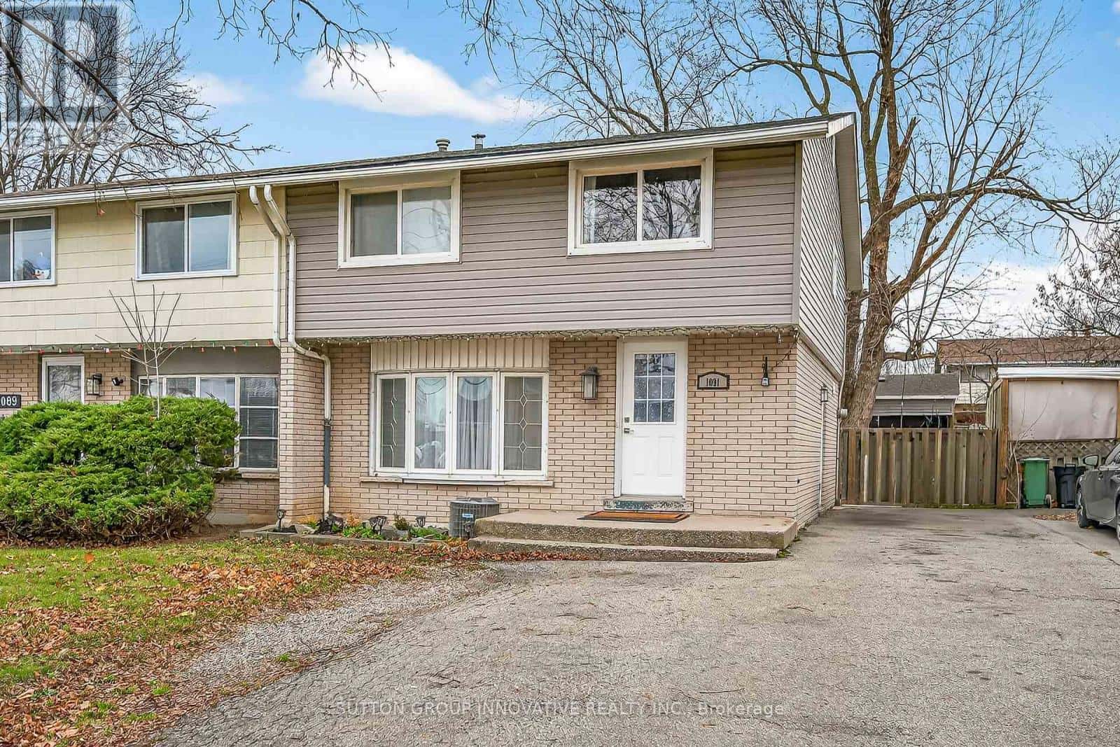 1091 UPPER WELLINGTON STREET — Hamilton (Bruleville), Ontario - Photo 2 of 50