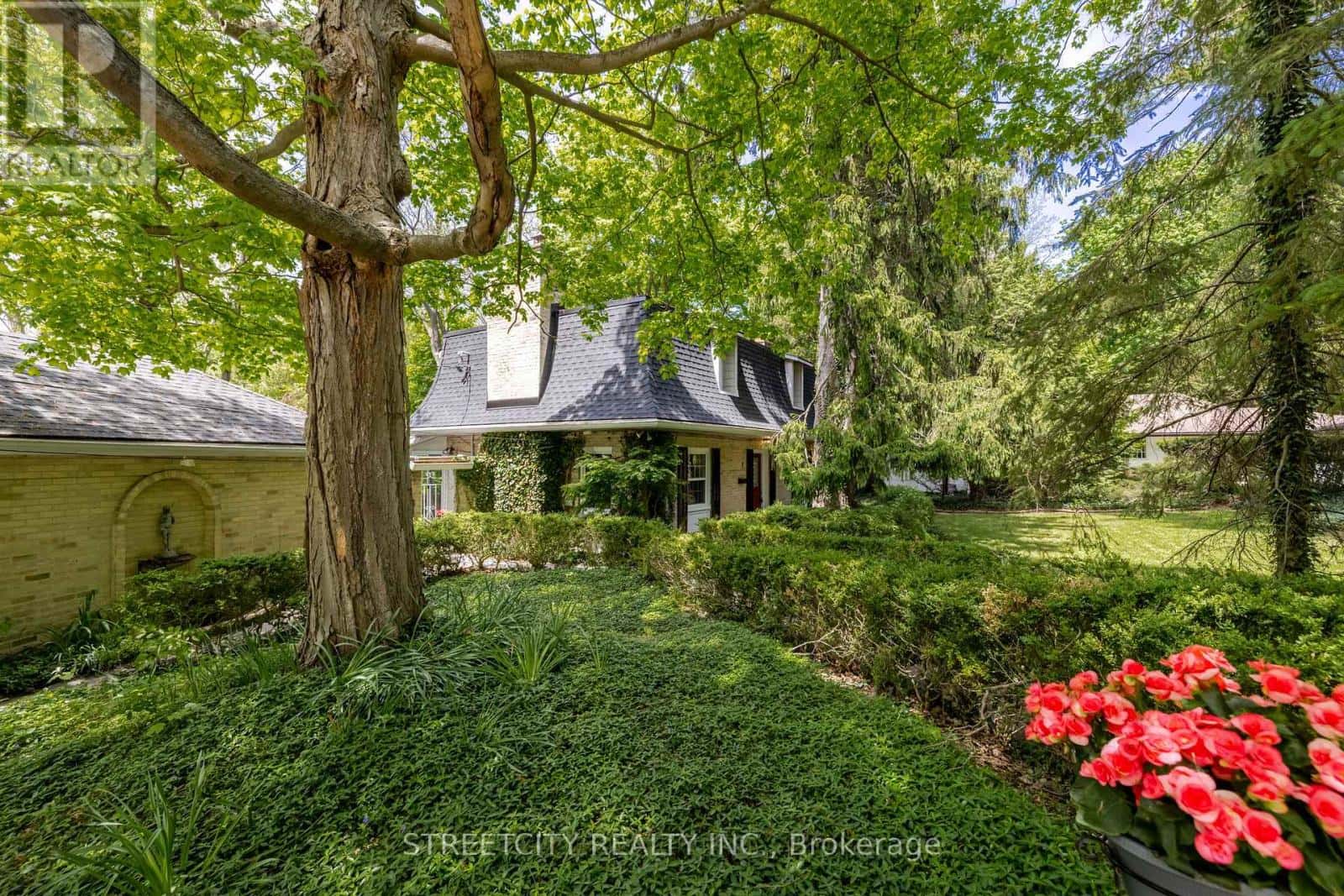 2 GROSVENOR STREET — London East (East B), Ontario - Photo 2 of 41