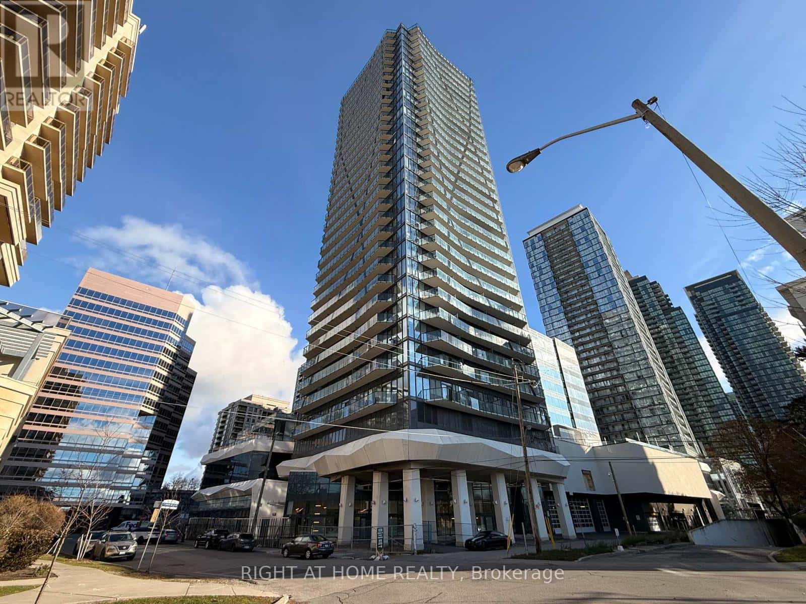 15 Ellerslie Avenue PH03