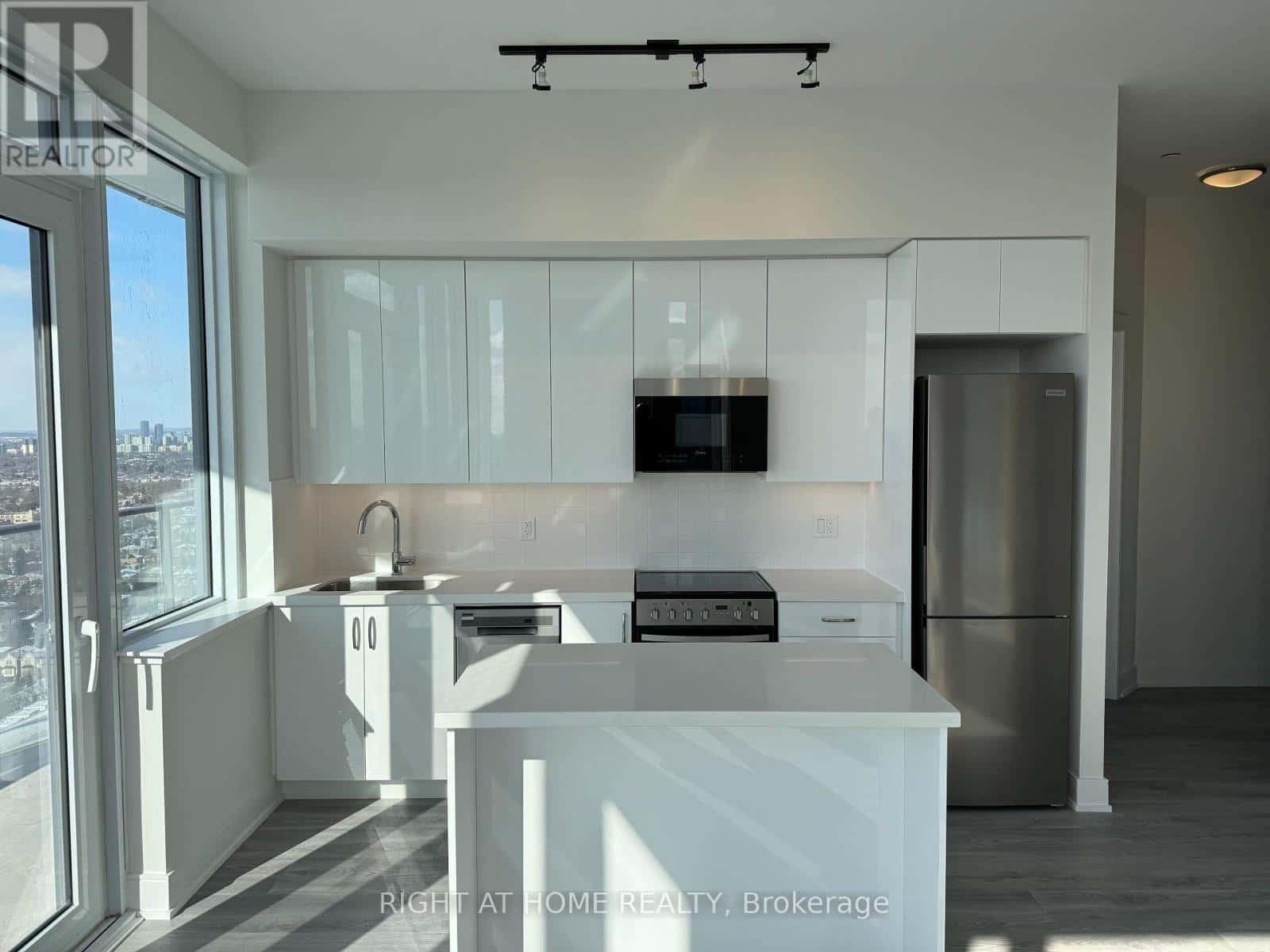 PH03 - 15 ELLERSLIE AVENUE — Toronto (Willowdale West), Ontario - Photo 3 of 21