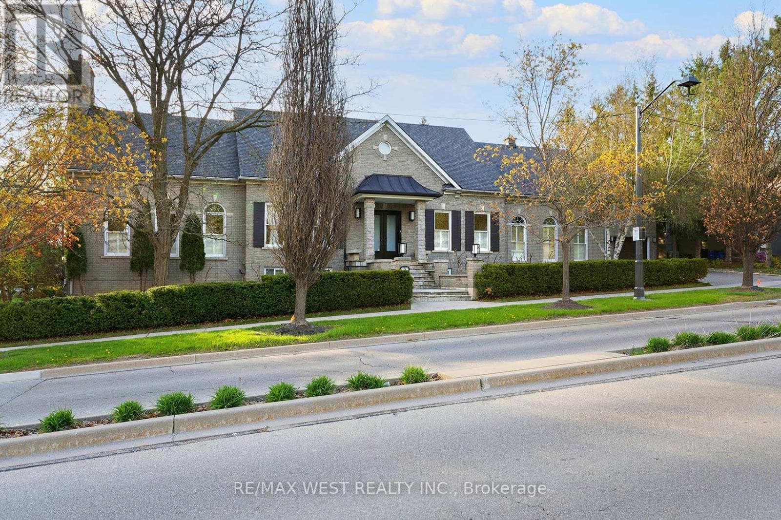 5 HUMBERVIEW DRIVE — Vaughan (Islington Woods), Ontario - Main photo