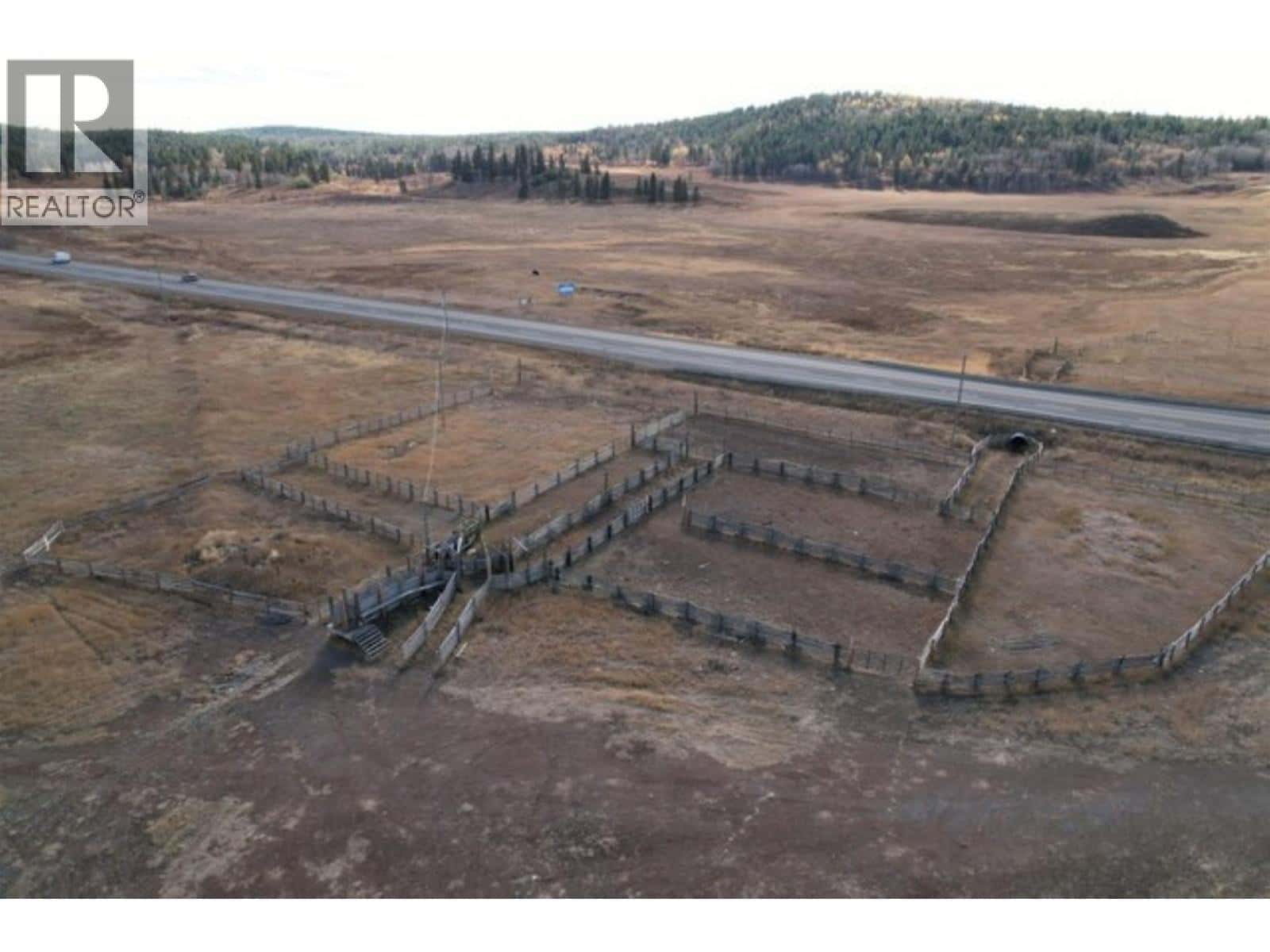 5503 BACKVALLEY ROAD — 100 Mile House, British Columbia - Photo 2 of 11