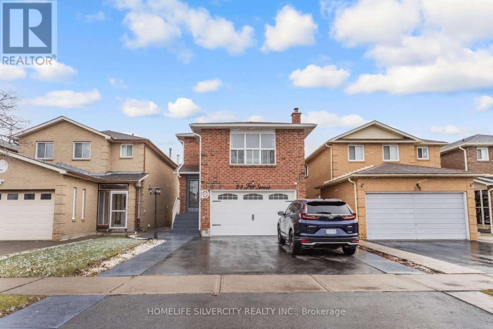 24 JAY STREET — Brampton (Heart Lake West), Ontario - Main photo