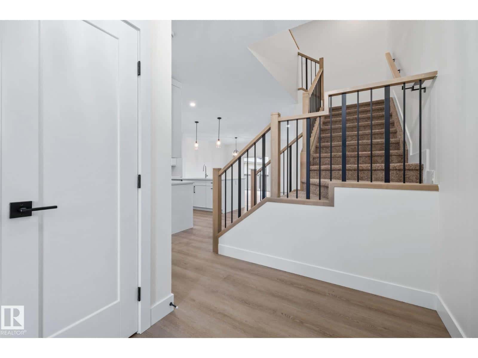 9628 89a street — Morinville, Alberta - Photo 2 of 23