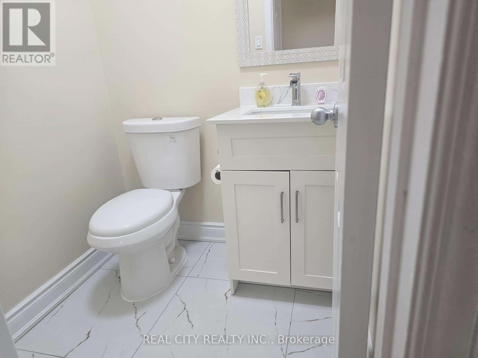 37 BOBCAT STREET — Brampton (Sandringham-Wellington), Ontario - Photo 5 of 28