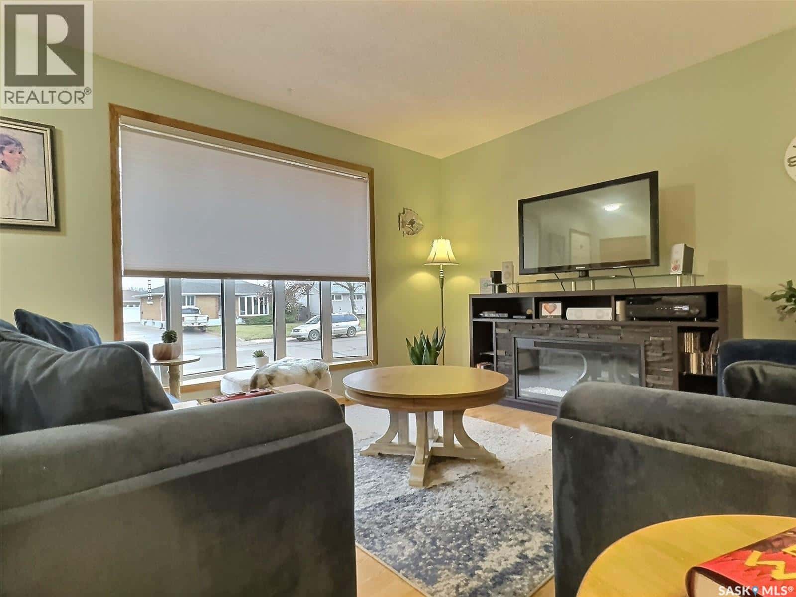 127 McDonald ROAD — Estevan, Saskatchewan - Photo 4 of 34