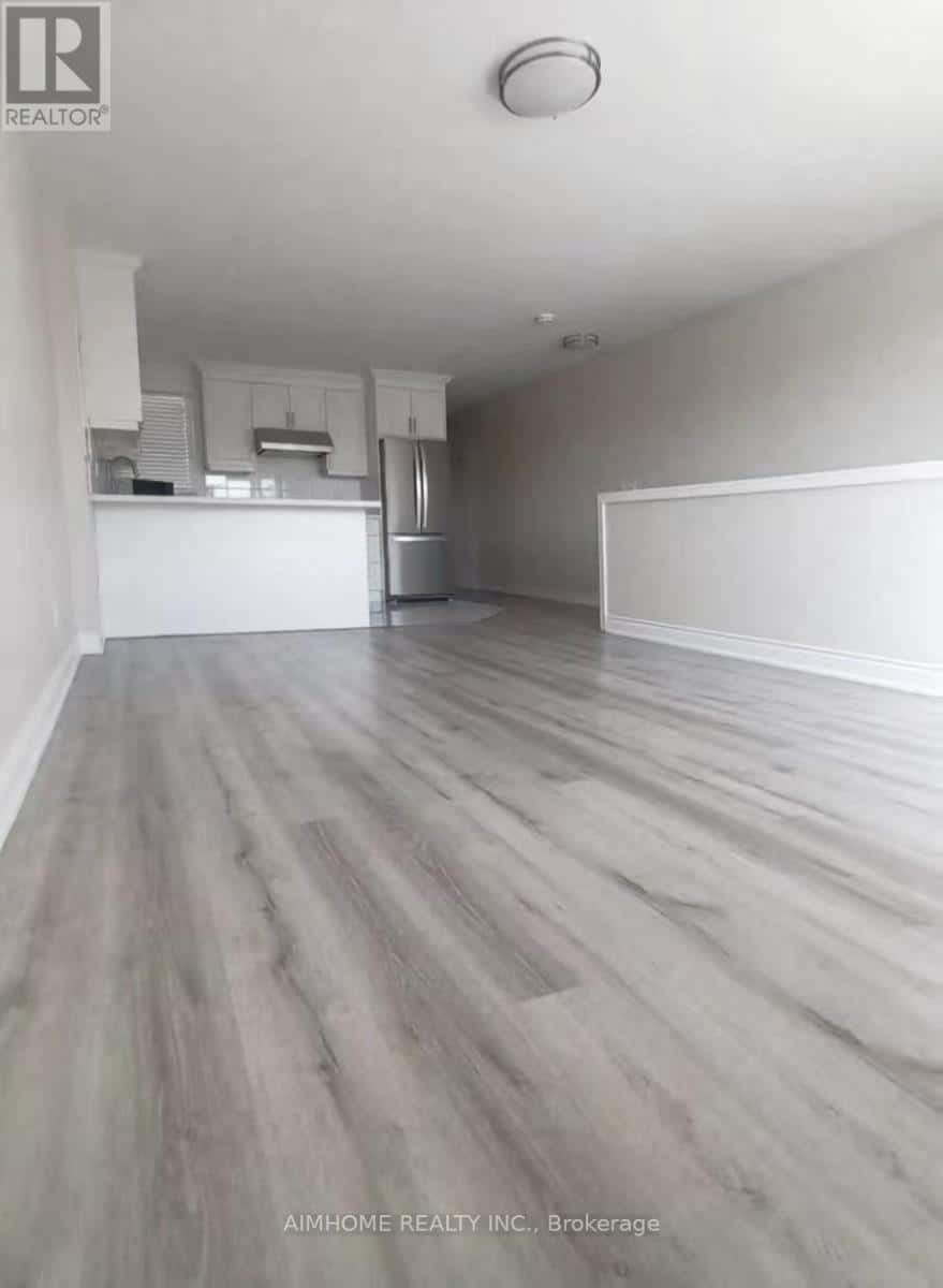 2304 KEELE STREET — Toronto (Brookhaven-Amesbury), Ontario - Photo 5 of 7