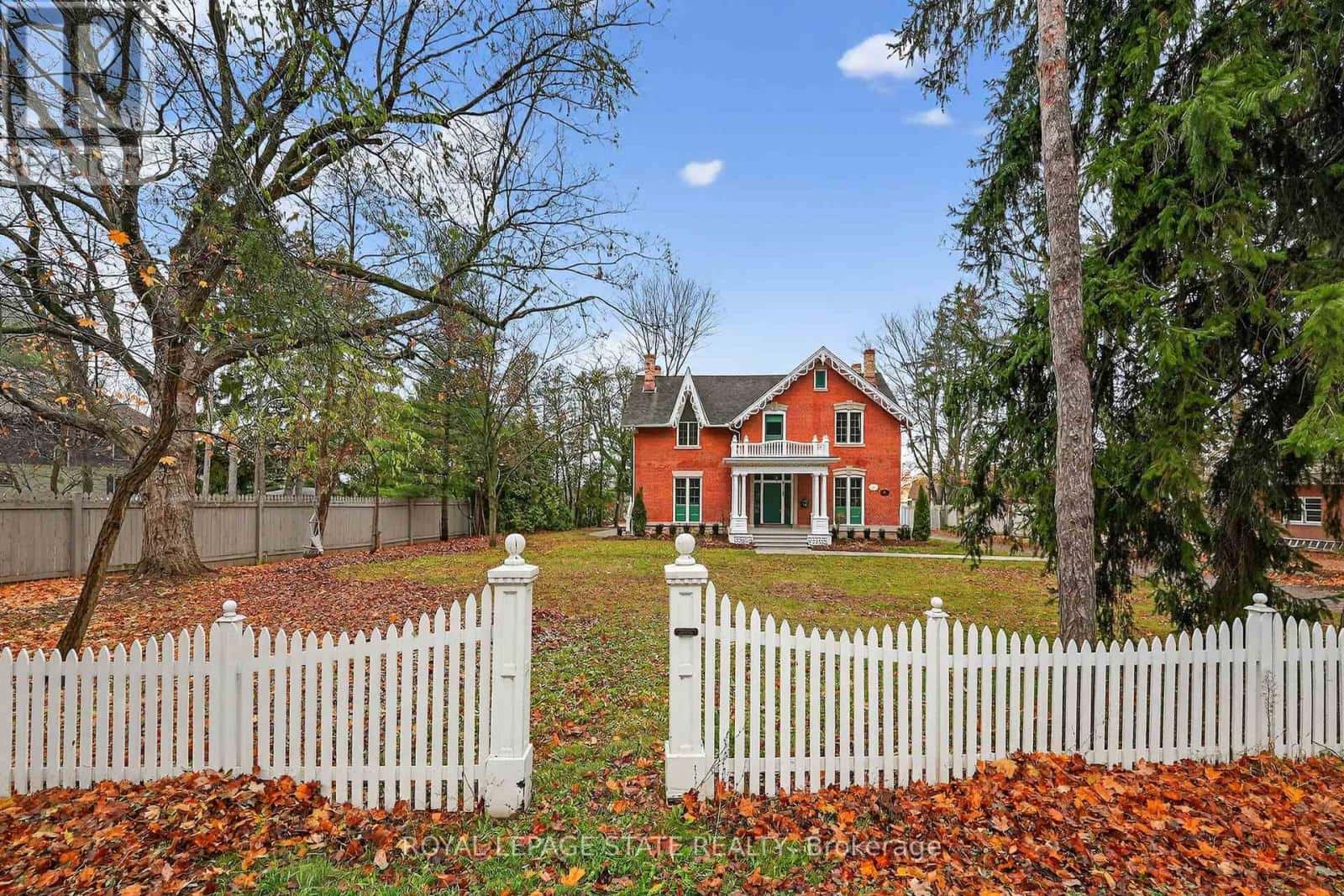 262 MAIN STREET W — Grimsby (Grimsby West), Ontario - Photo 3 of 50