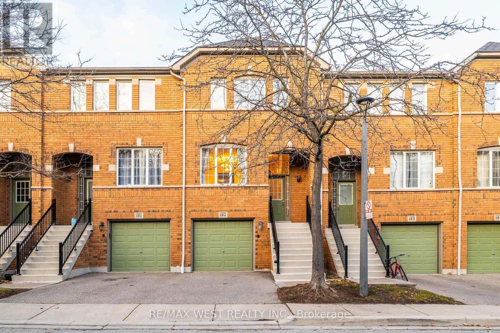 182 - 5530 GLEN ERIN DRIVE — Mississauga (Central Erin Mills), Ontario - Photo 2 of 39