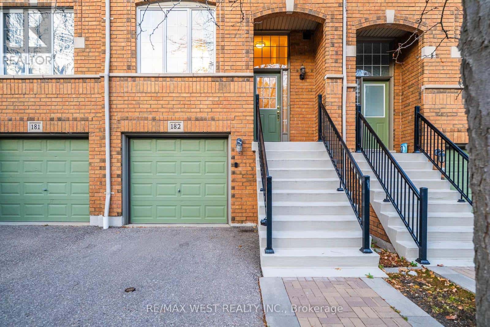 182 - 5530 GLEN ERIN DRIVE — Mississauga (Central Erin Mills), Ontario - Photo 5 of 39