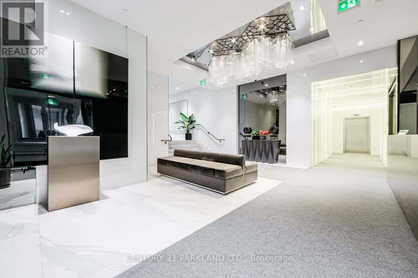 312 - 6 PARKWOOD AVENUE — Toronto (Casa Loma), Ontario - Photo 4 of 39