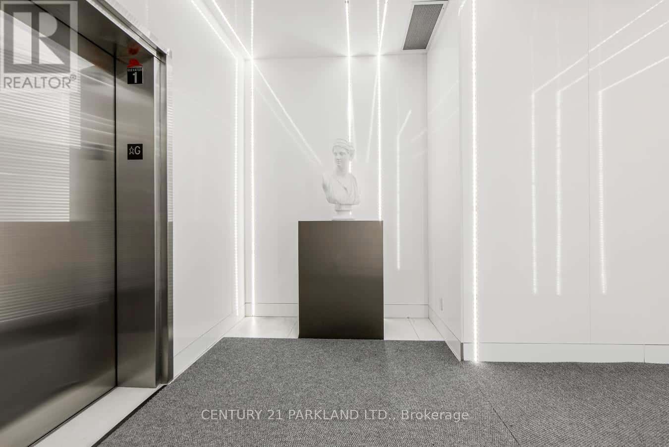 312 - 6 PARKWOOD AVENUE — Toronto (Casa Loma), Ontario - Photo 5 of 39