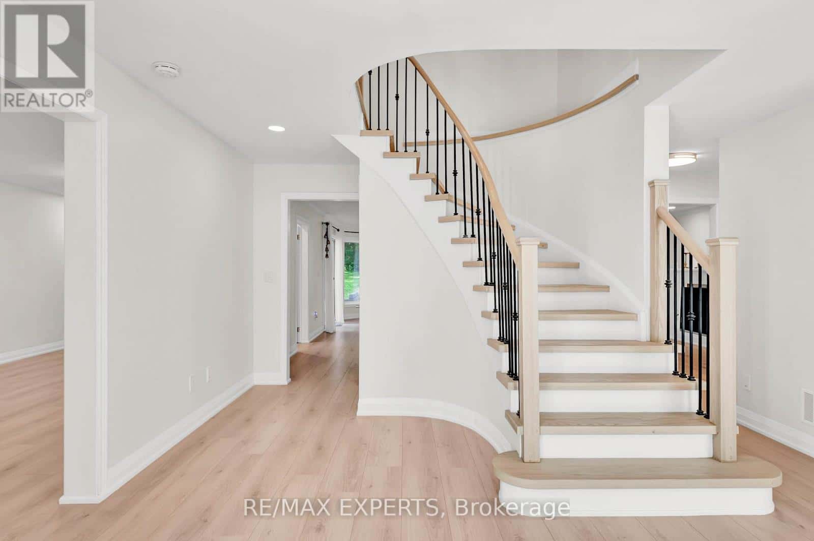 14 ALANA DRIVE — Springwater (Centre Vespra), Ontario - Photo 5 of 40