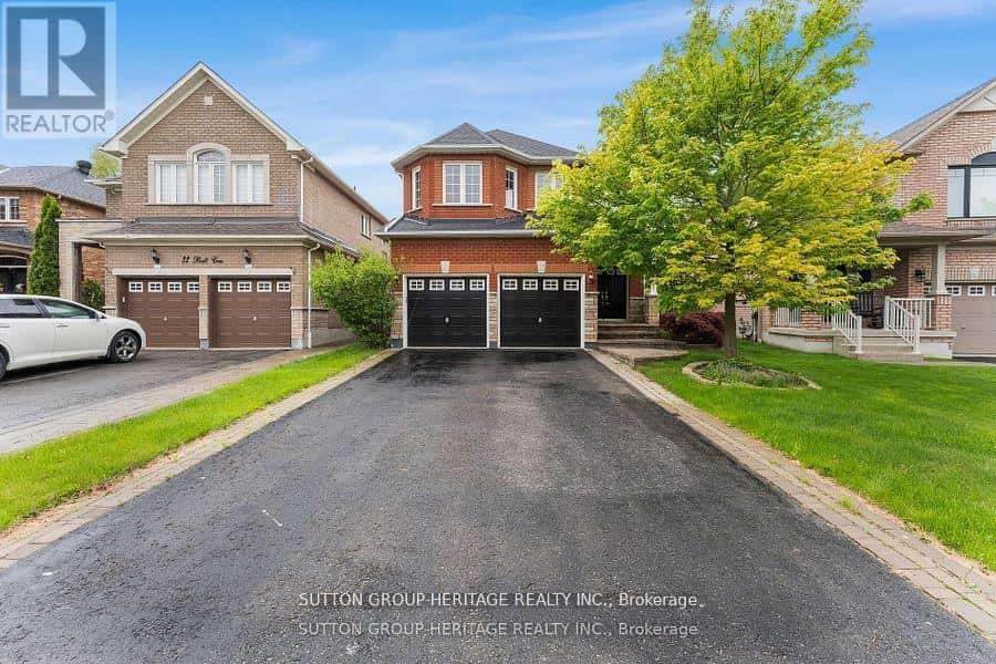 34 BALL CRESCENT — Whitby (Williamsburg), Ontario - Photo 2 of 39