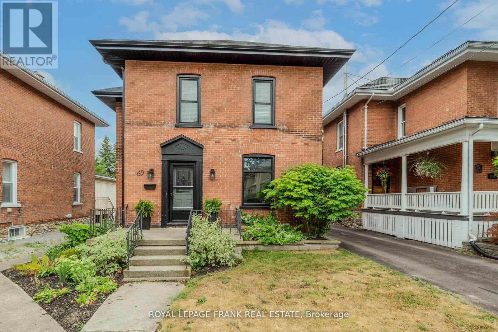 69 PEEL STREET — Kawartha Lakes (Lindsay), Ontario - Main photo