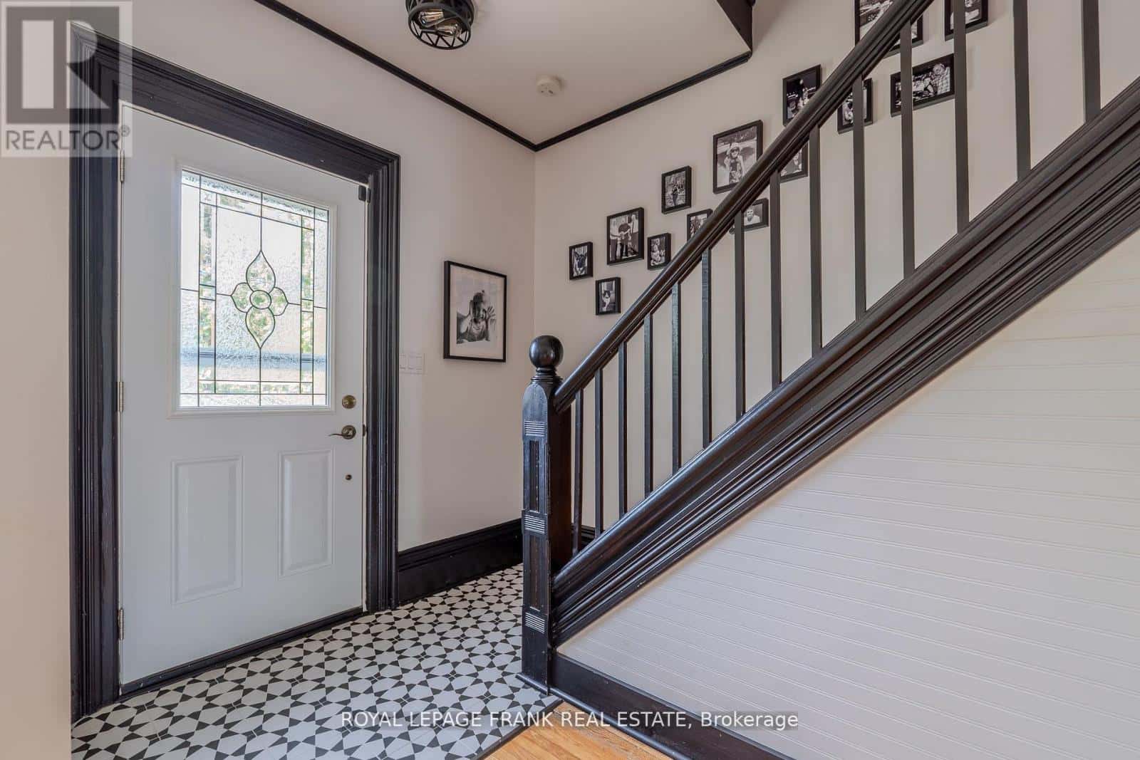 69 PEEL STREET — Kawartha Lakes (Lindsay), Ontario - Photo 5 of 39