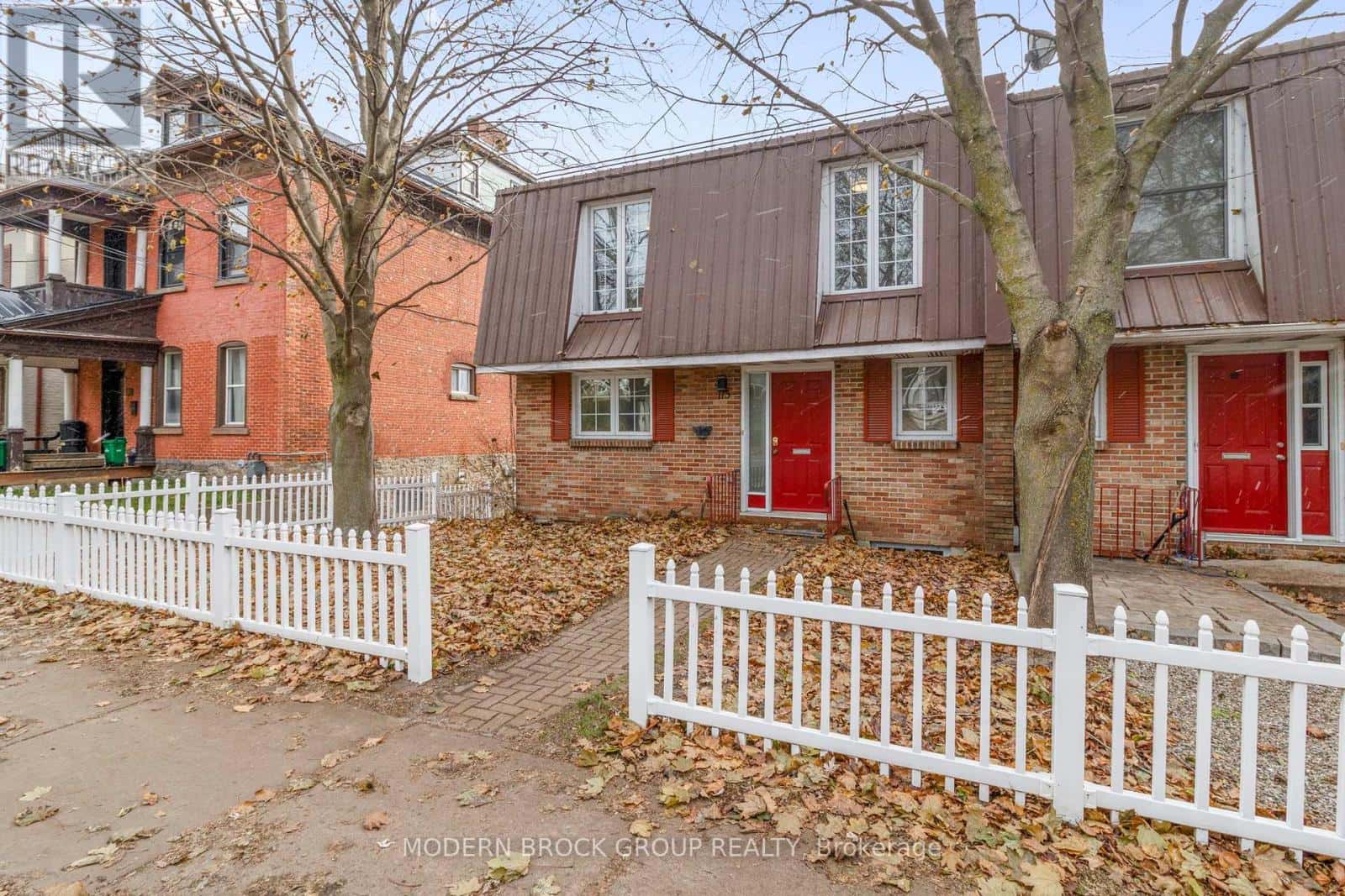 115 KING STREET E — Brockville, Ontario - Photo 2 of 47