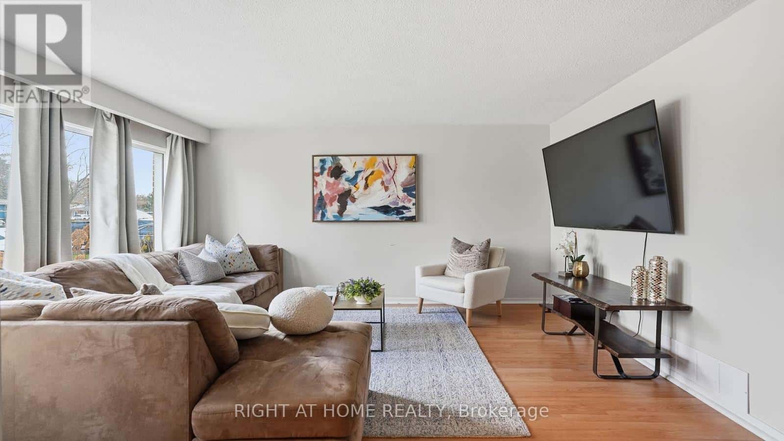 408 CAMELOT COURT — Oshawa (Eastdale), Ontario - Photo 5 of 29