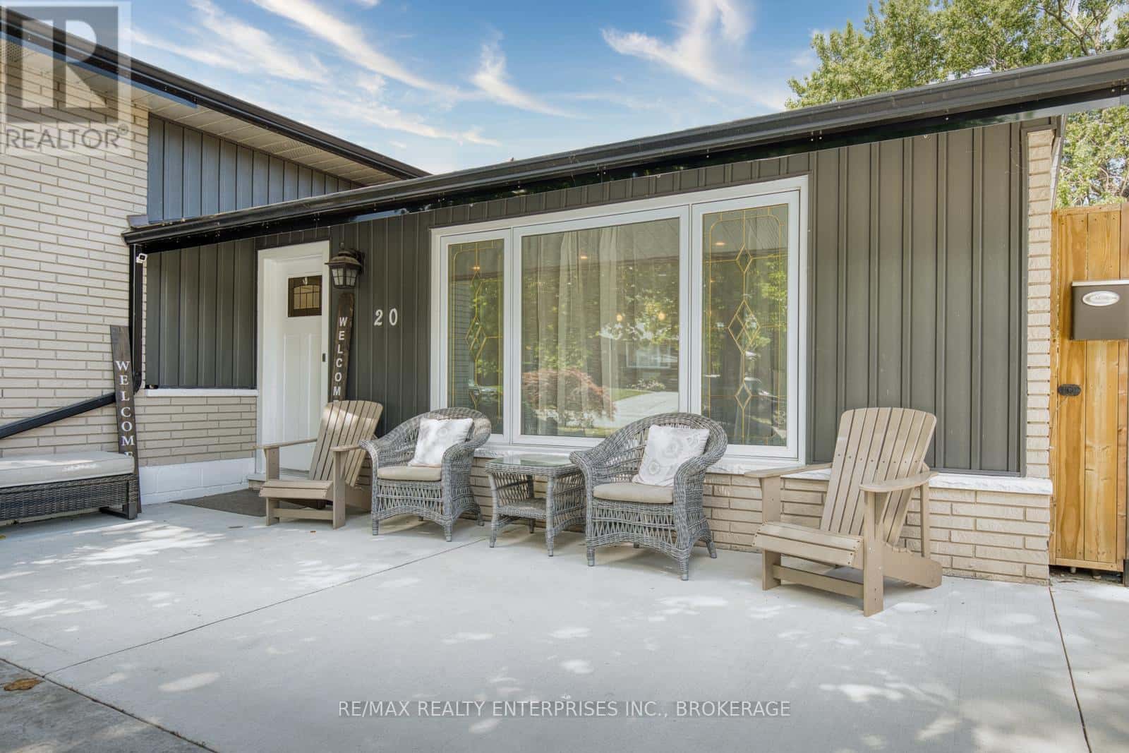 20 KAREN CRESCENT — Grimsby (Grimsby Beach), Ontario - Photo 3 of 47