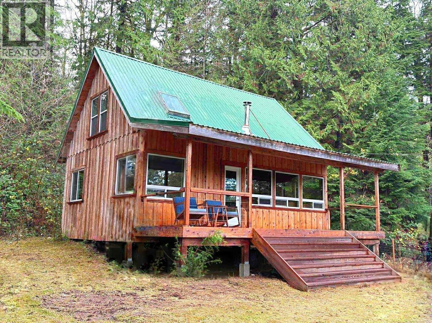 815 THE GROVE ROAD — Gambier Island, British Columbia - Main photo