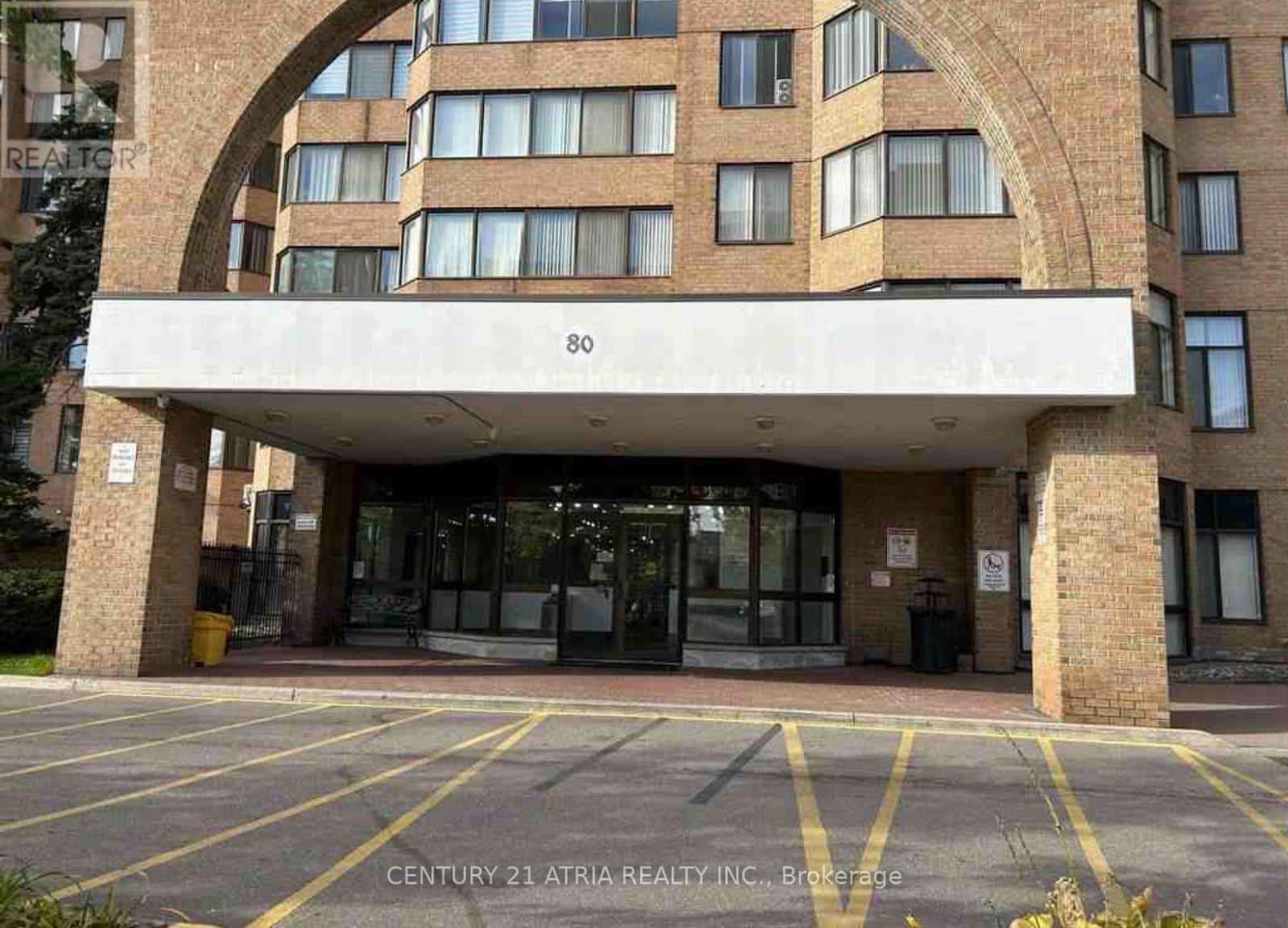 1913 - 80 ALTON TOWERS CIRCLE — Toronto (Milliken), Ontario - Photo 2 of 16