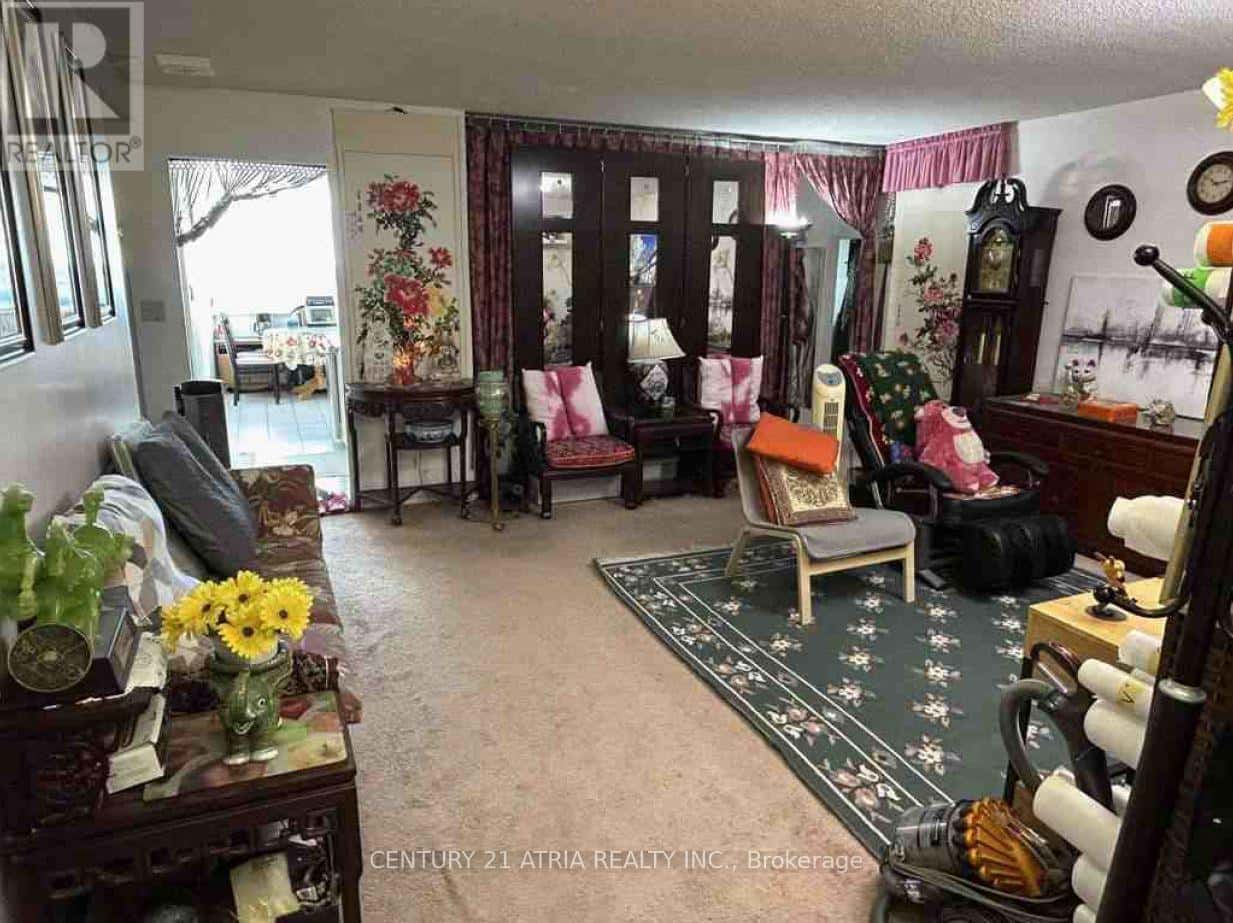 1913 - 80 ALTON TOWERS CIRCLE — Toronto (Milliken), Ontario - Photo 4 of 16