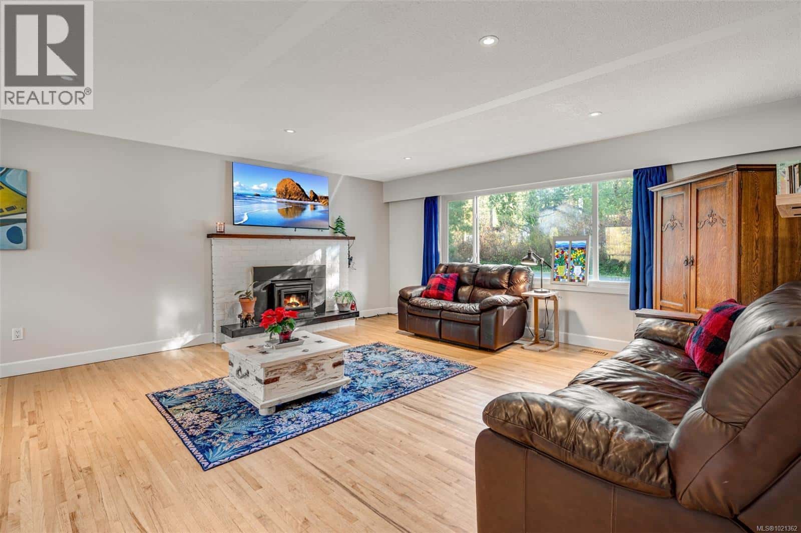 9440 Glenelg Ave — North Saanich, British Columbia - Photo 4 of 25