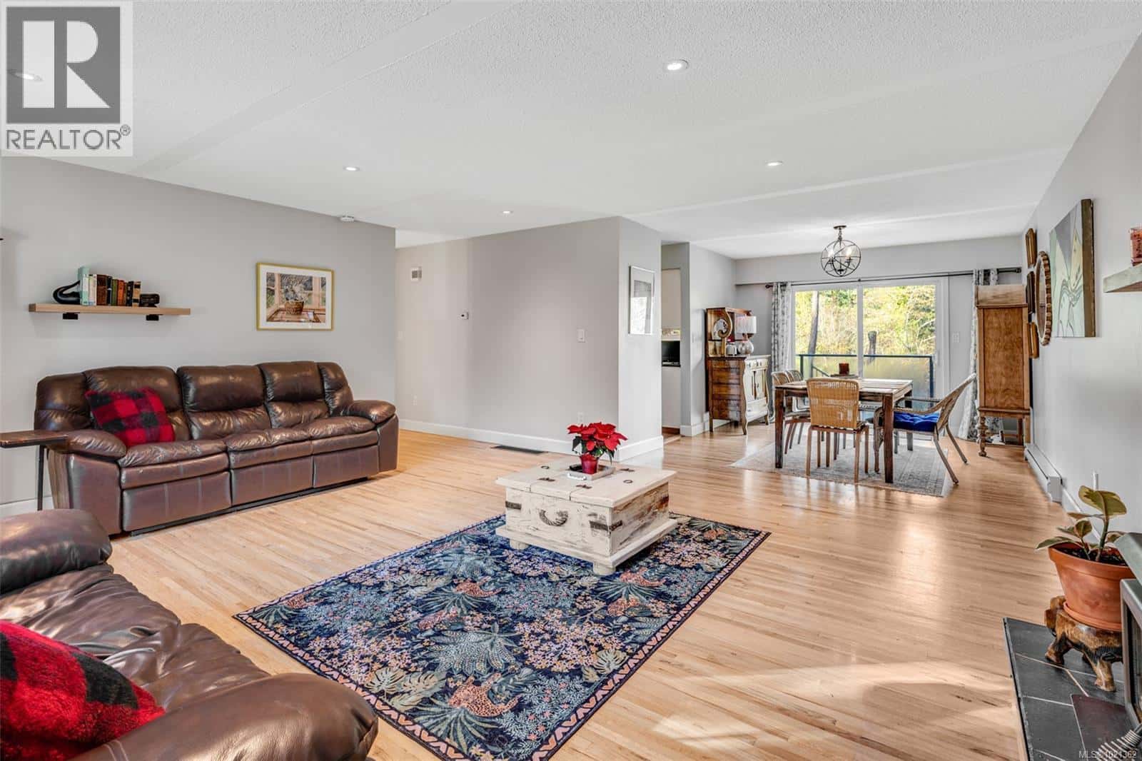 9440 Glenelg Ave — North Saanich, British Columbia - Photo 3 of 25