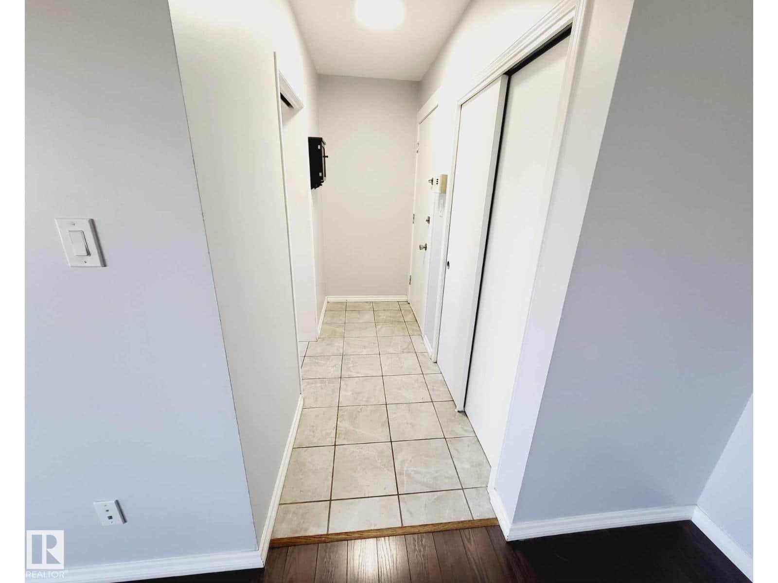 #8 6103 98 AV NW - Photo 2 of 29, Edmonton, Alberta