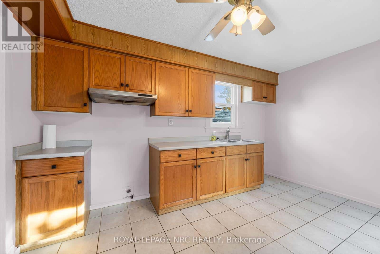 36 ELIZABETH STREET — St. Catharines (Downtown), Ontario - Photo 2 of 28