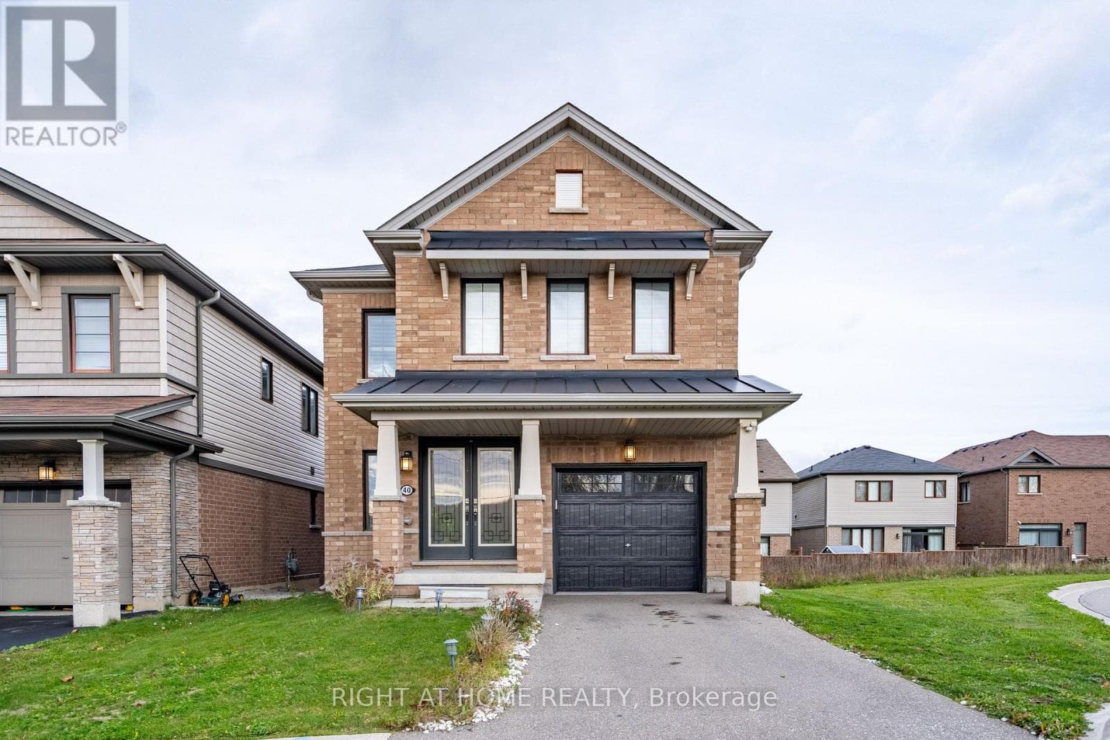 40 HEDGES CRESCENT — Hamilton (Stoney Creek Mountain), Ontario - Main photo