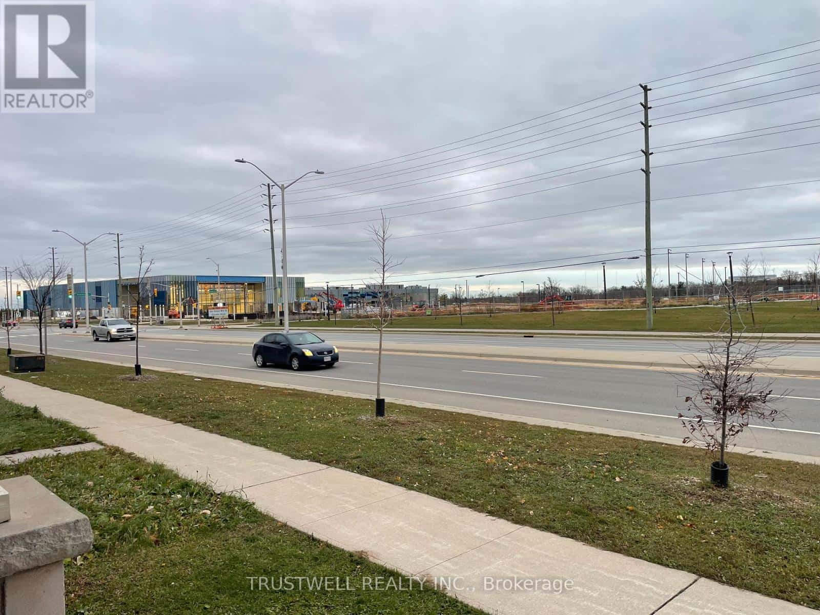 3169 NEYAGAWA BOULEVARD — Oakville (GO Glenorchy), Ontario - Photo 3 of 20