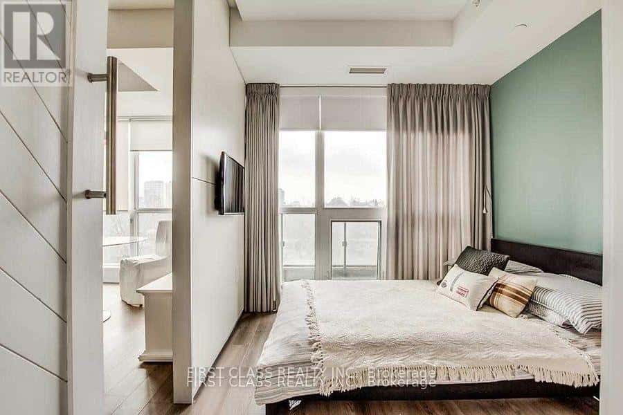 606 - 60 BERWICK AVENUE — Toronto (Yonge-Eglinton), Ontario - Photo 5 of 6