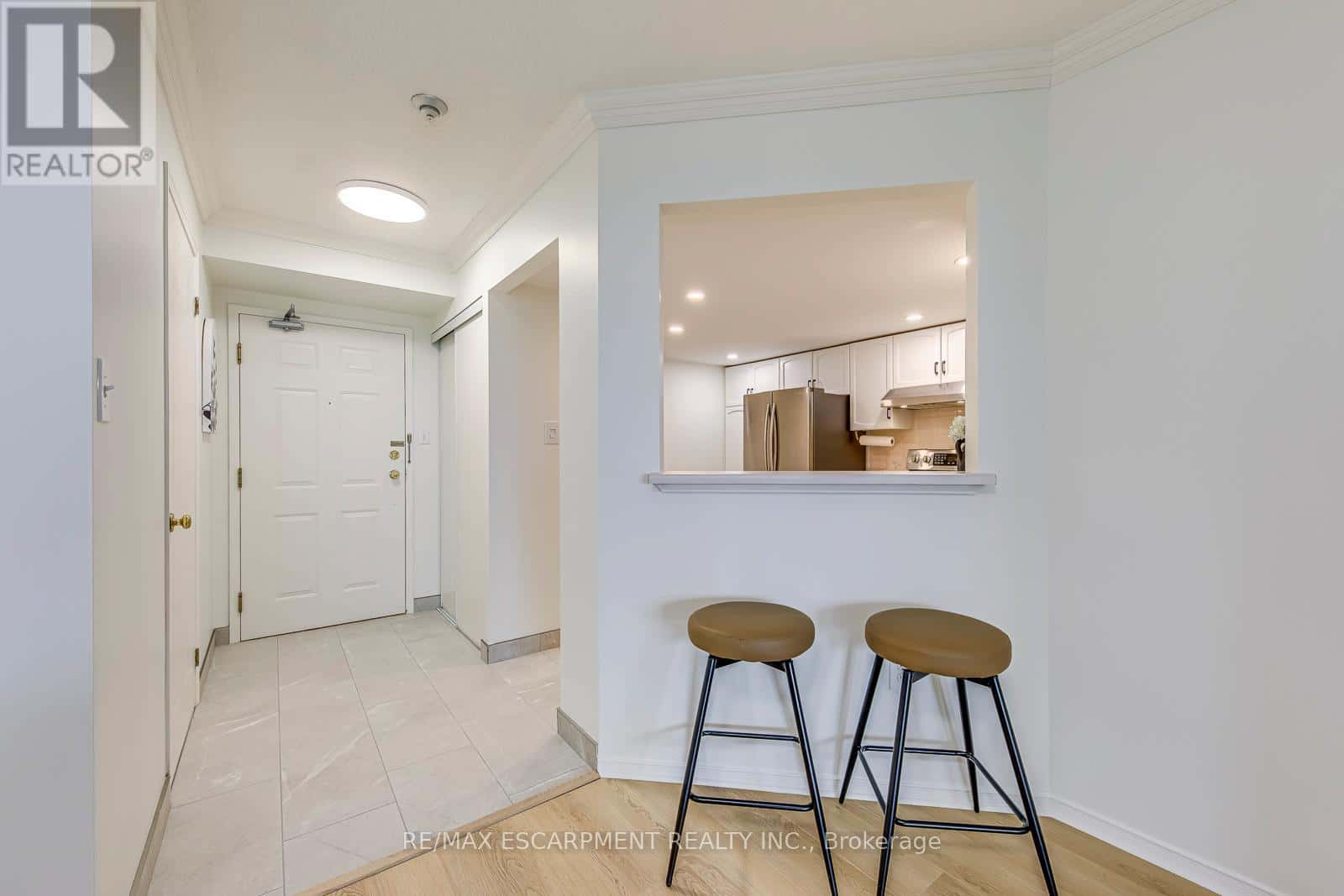 902 - 5080 PINEDALE AVENUE — Burlington (Appleby), Ontario - Photo 5 of 43