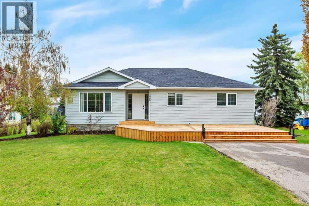 336 5 Avenue S — Big Valley, Alberta - Photo 3 of 50