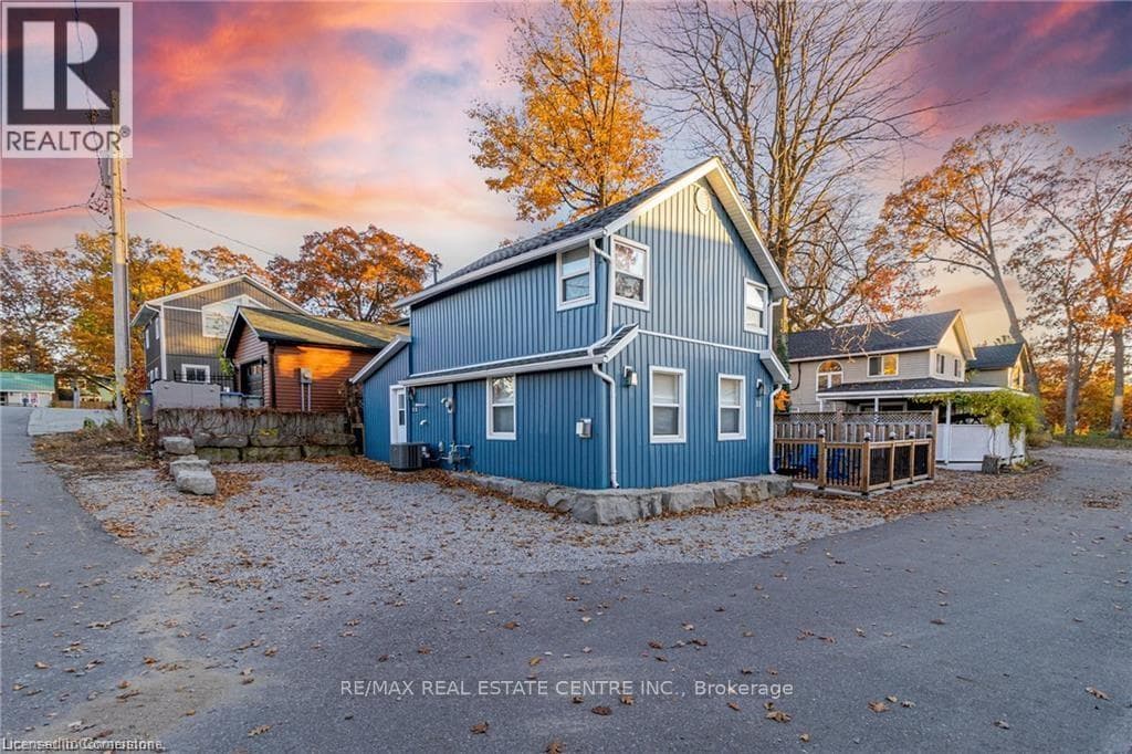 11 DIETRICH CRESCENT — Lambton Shores (Grand Bend), Ontario - Main photo