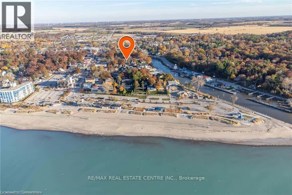 11 DIETRICH CRESCENT — Lambton Shores (Grand Bend), Ontario - Photo 3 of 25