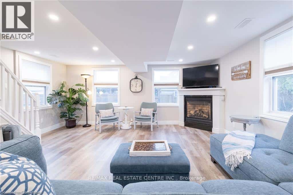 11 DIETRICH CRESCENT — Lambton Shores (Grand Bend), Ontario - Photo 5 of 25