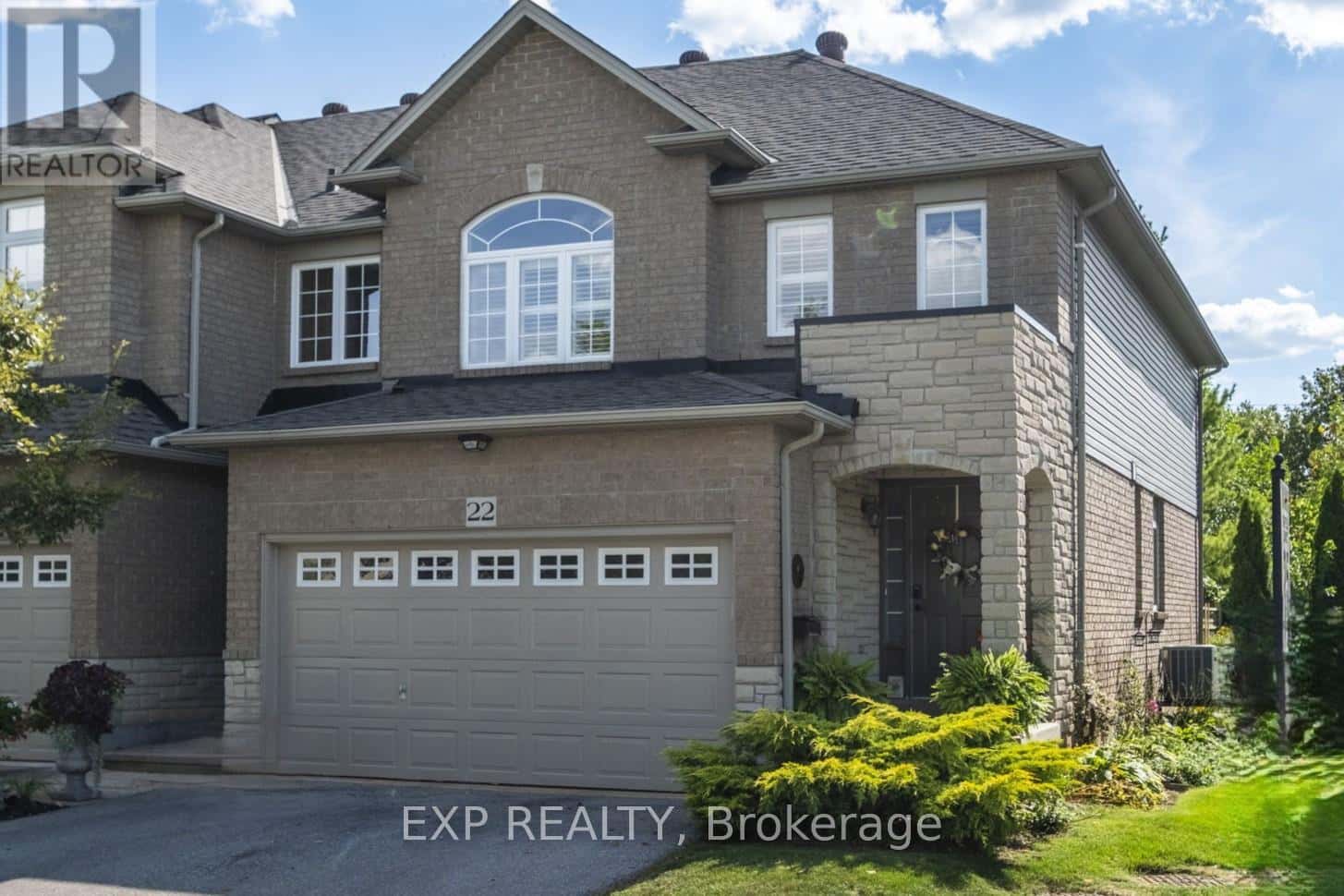 22 - 130 ROBERT STREET — Milton (OM Old Milton), Ontario - Photo 2 of 32