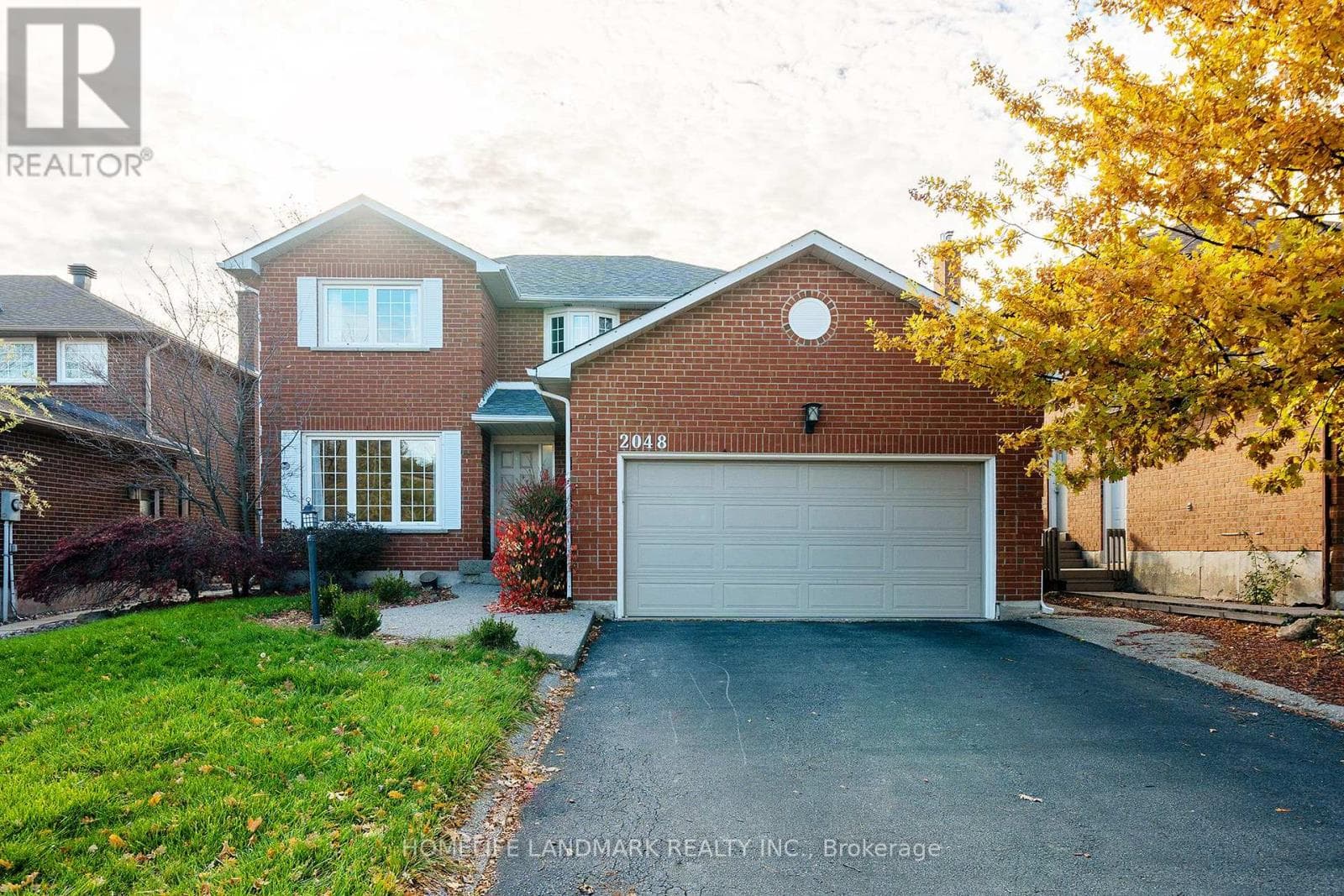 2048 SIXTH LINE — Oakville (RO River Oaks), Ontario - Main photo