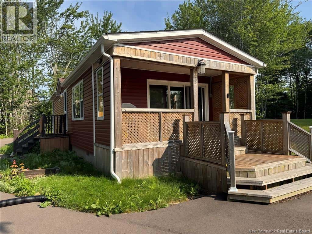 444 Square Lake — Saint-Andre-LeBlanc, New Brunswick - Photo 3 of 26