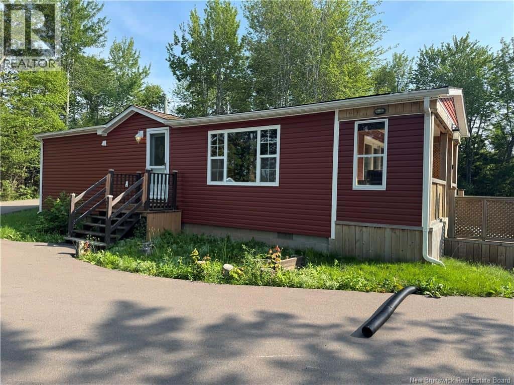 444 Square Lake — Saint-Andre-LeBlanc, New Brunswick - Photo 4 of 26