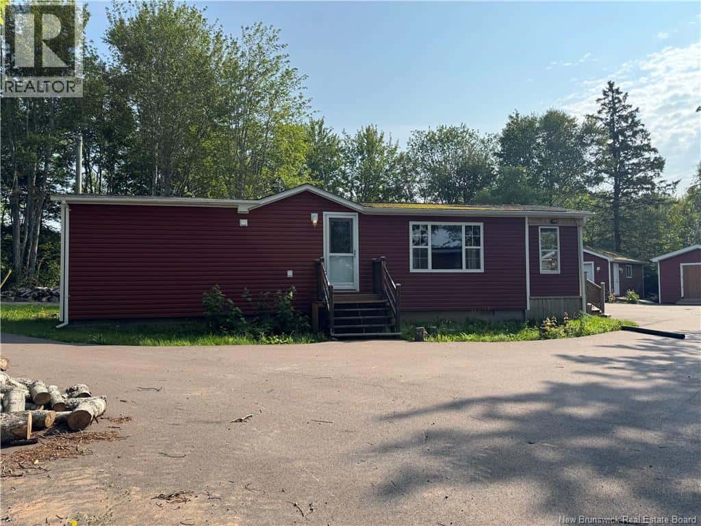 444 Square Lake — Saint-Andre-LeBlanc, New Brunswick - Photo 5 of 26