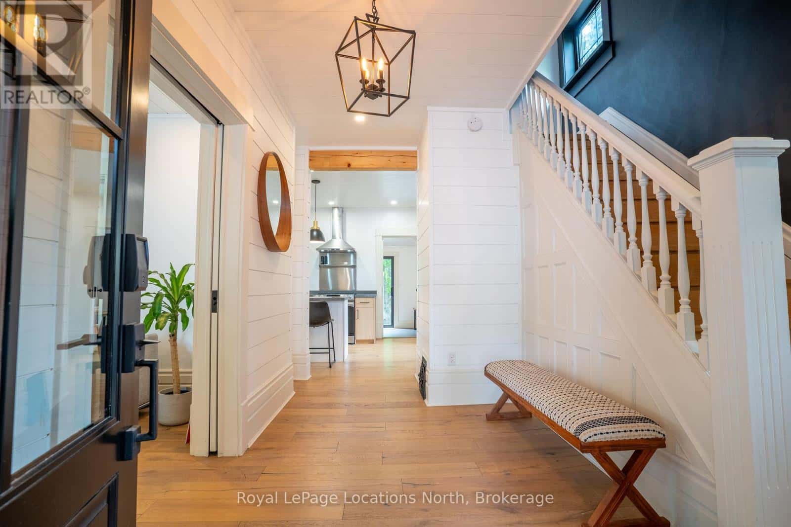 24 MARSHALL STREET W — Meaford, Ontario - Photo 2 of 37