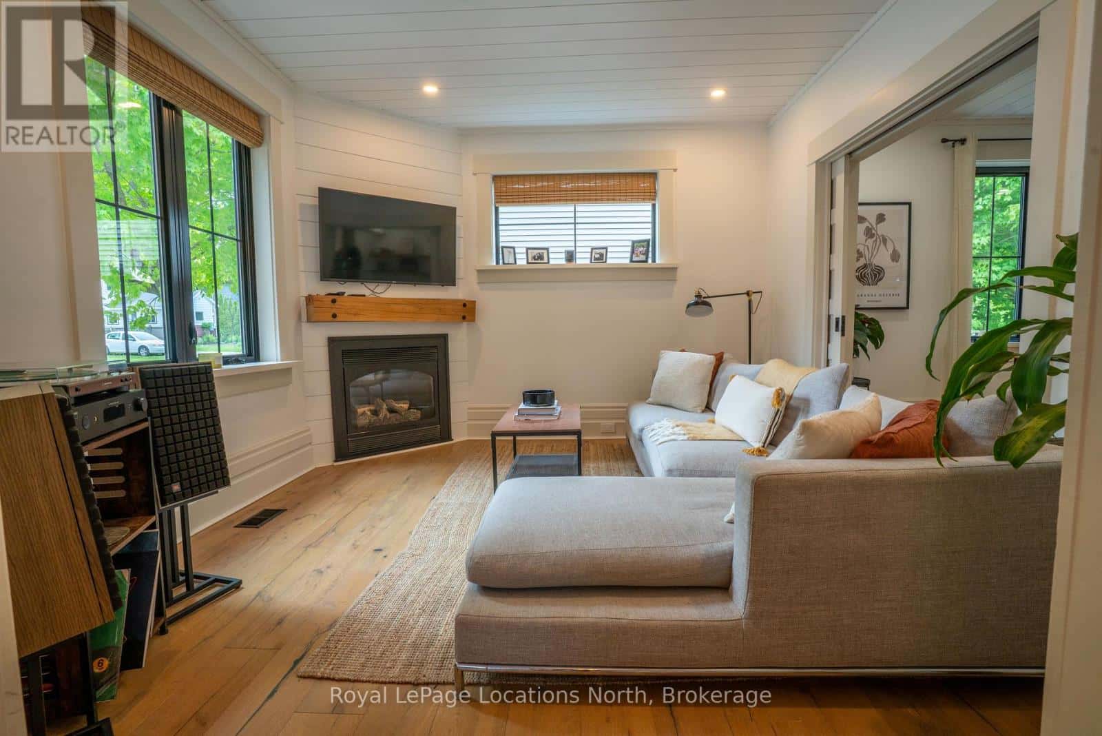 24 MARSHALL STREET W — Meaford, Ontario - Photo 5 of 37