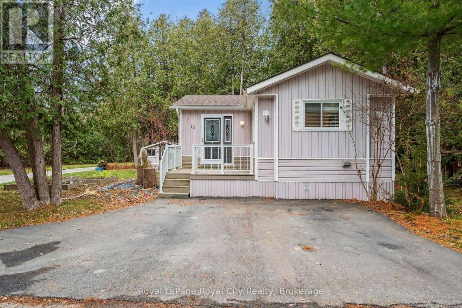 10 SPRUCE AVENUE — Puslinch, Ontario - Photo 4 of 35